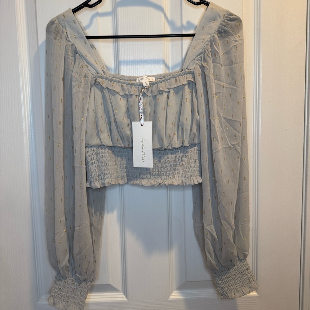 NWT By The River Light Grey Long Sleeve Cropped Blouse with Ruched Bottom Size S